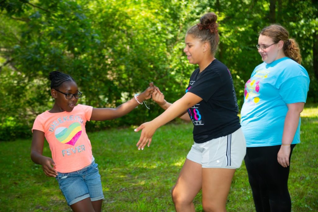 world-thinking-day-girls-dancing